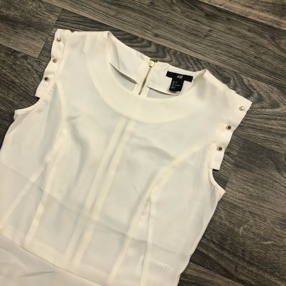 SOLD * H&M Sleeveless Top - Picture 2 of 7